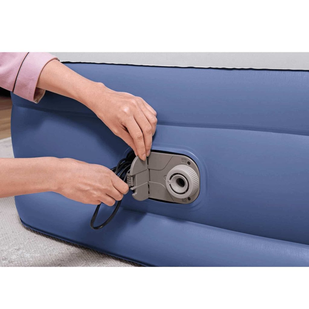 Bomba integrada del Bestway Tritech Individual, detalle del enchufe