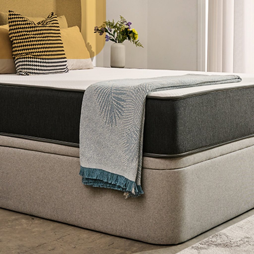 MaxColchón JustSleep One, detalle de la esquina y el lateral gris oscuro