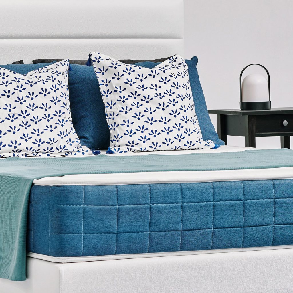 MaxColchón Naturfresh, detalle del lateral azul acolchado