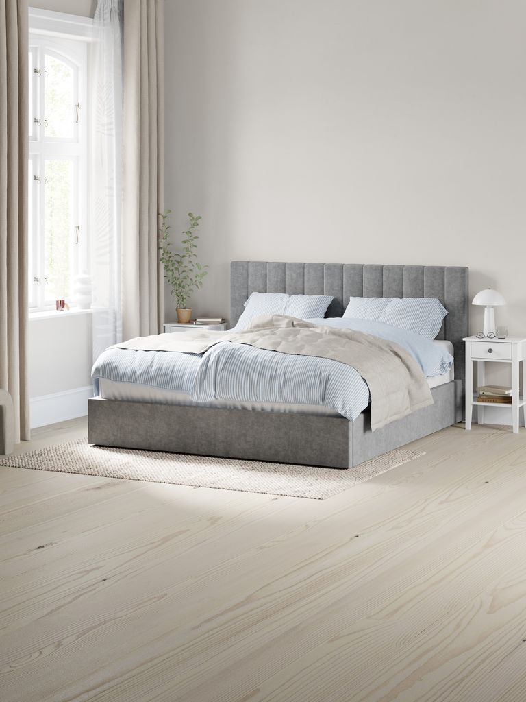 Dreamzone Gursken sobre una cama de matrimonio en un dormitorio