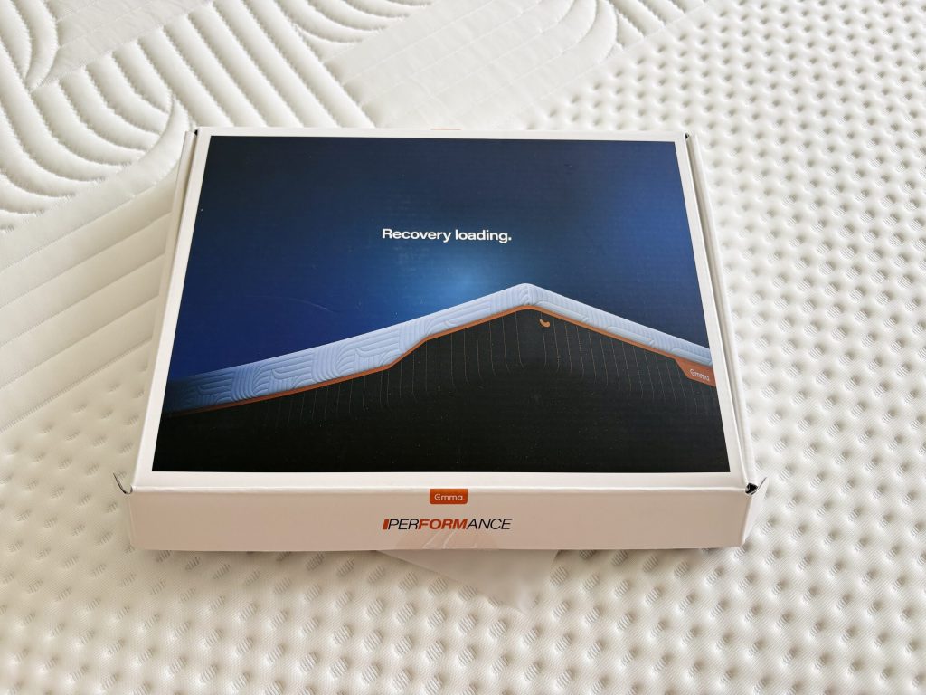 Caja de presentación del Emma Performance sobre el colchón
