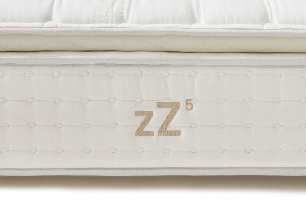 Flex zZ5 Firm Pocket, detalle del lateral con el logotipo zZ5
