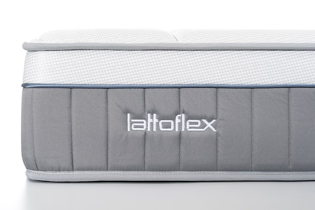 Lateral del Lattoflex Tucson con el logotipo de la marca