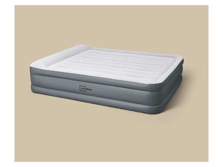 Cama de aire Premium de Livarno inflada, vista en tres cuartos con el logotipo