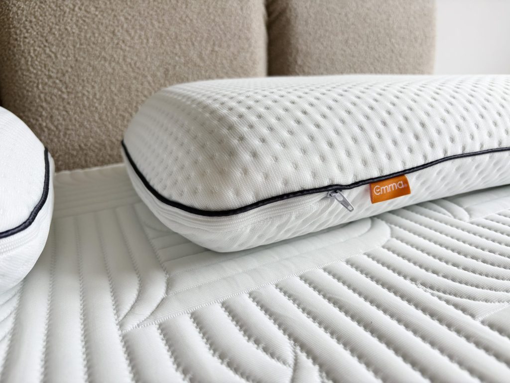Perfil de la almohada Emma Original Cooling Adapt con su funda alveolada