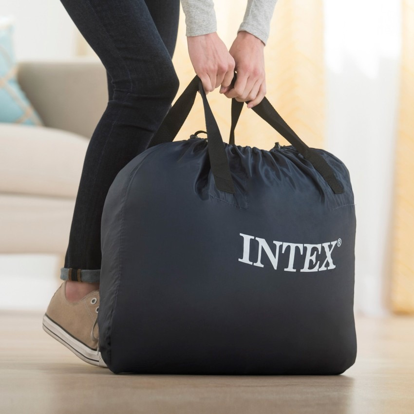 Intex Dura-Beam Deluxe Ultra Plush Headboard en su bolsa de transporte