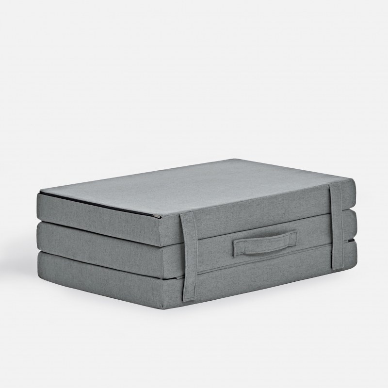 Colchón plegable a medida de Topdormitorios plegado en horizontal, con asa y velcro